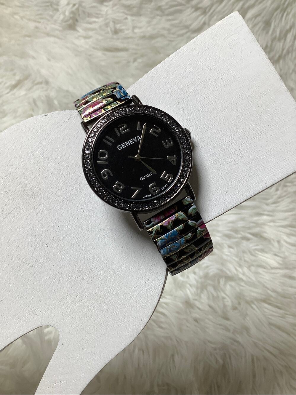 Japan Movement Geneva Quartz Floral Wristband Analog Fashion Watch A5-47